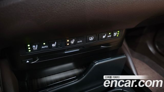 Lexus ES300h (VII) Luxury Plus 2019 — фото 16