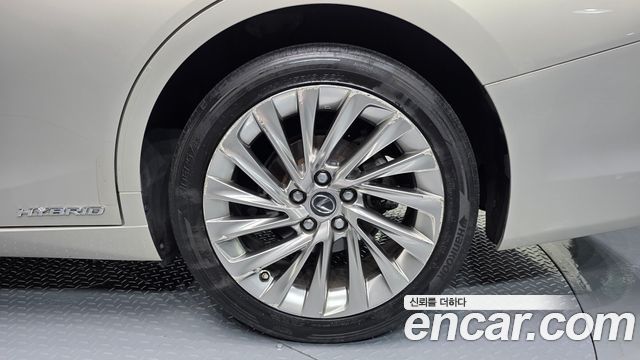 Lexus ES300h (VII) Luxury Plus 2019 — фото 21