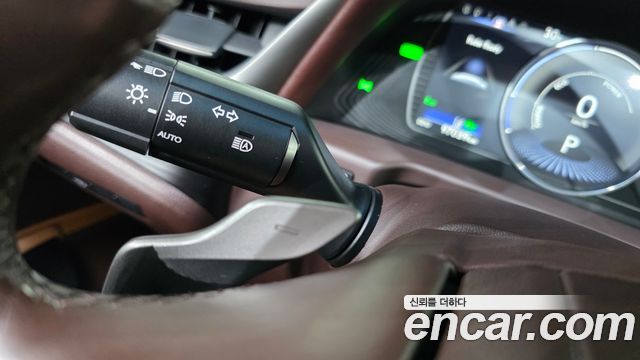 Lexus ES300h (VII) Luxury Plus 2019 — фото 28