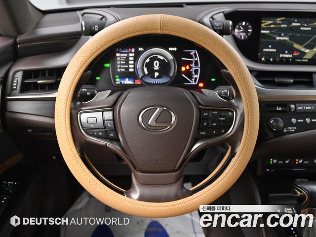 Lexus ES300h (VII) Executive 2019 — фото 17