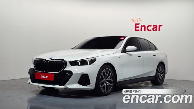 BMW 5 Series (G60) 520i Special Edition 2025 — фото 1