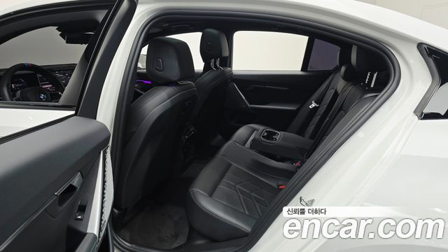 BMW 5 Series (G60) 520i Special Edition 2025 — фото 11