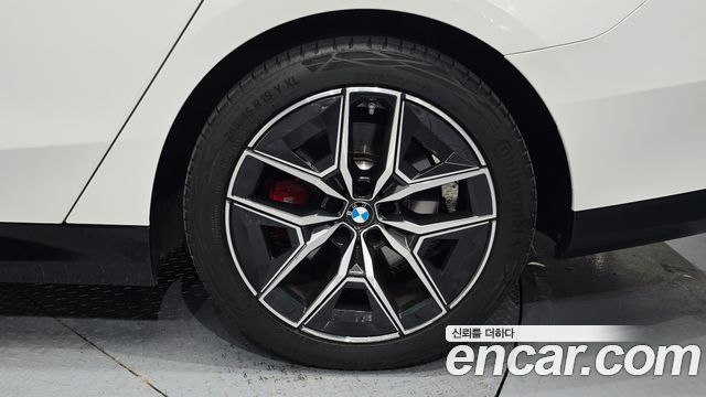 BMW 5 Series (G60) 520i Special Edition 2025 — фото 21