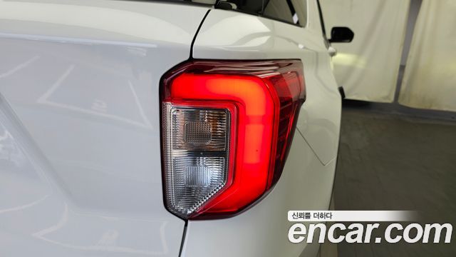 Ford Explorer (VI) 2.3 LimIted 4WD 2021 — фото 23