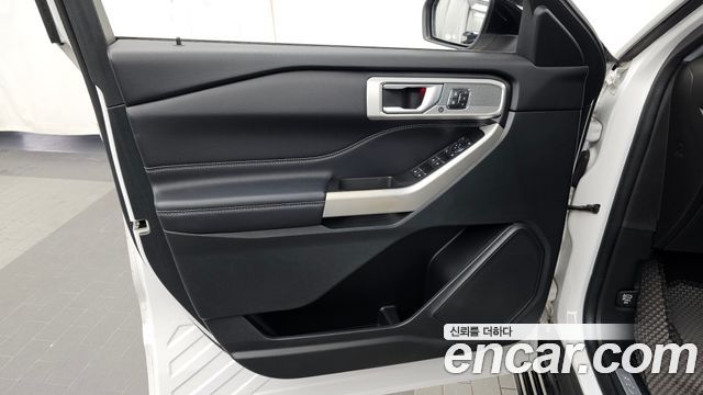 Ford Explorer (VI) 2.3 LimIted 4WD 2021 — фото 24