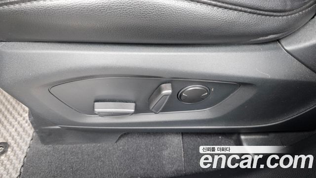 Ford Explorer (VI) 2.3 LimIted 4WD 2021 — фото 32