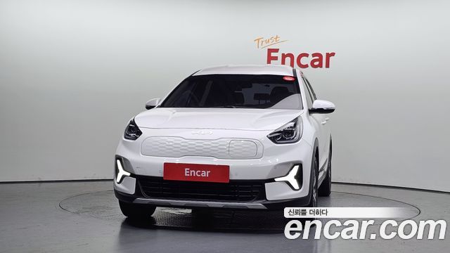 Kia Niro Plus Air 2024 — фото 3