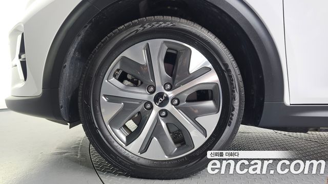 Kia Niro Plus Air 2024 — фото 5