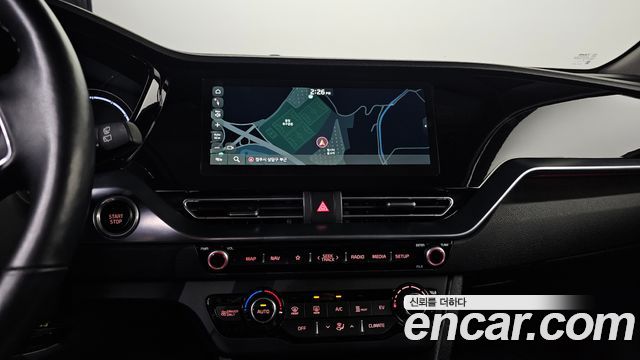 Kia Niro Plus Air 2024 — фото 13