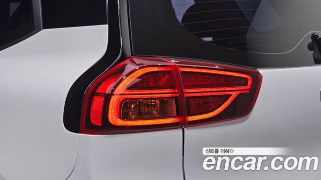 Kia Niro Plus Air 2024 — фото 23