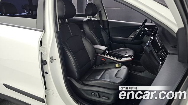 Kia Niro Plus Air 2024 — фото 26