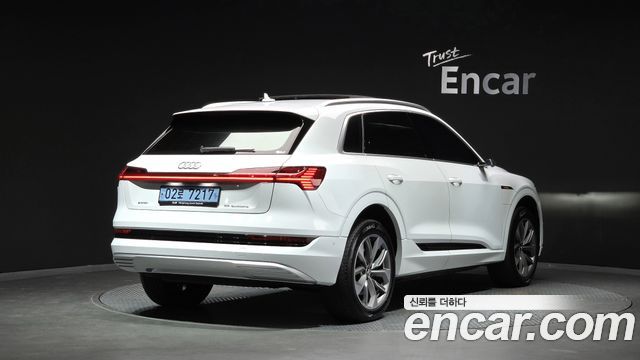 Audi e-tron 55 Quattro 2020 — фото 2