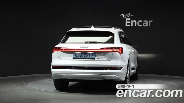 Audi e-tron 55 Quattro 2020 — фото 4