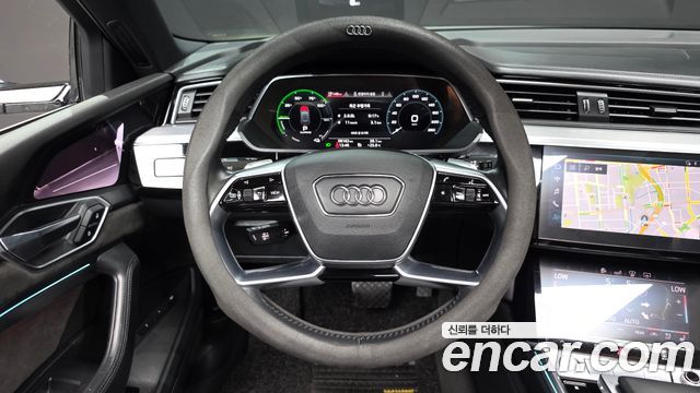 Audi e-tron 55 Quattro 2020 — фото 12