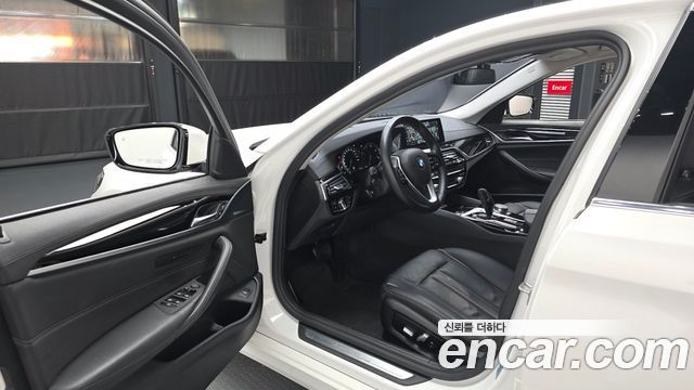 BMW 5 Series (G30) 520d Luxury Special Edition 2018 — фото 10