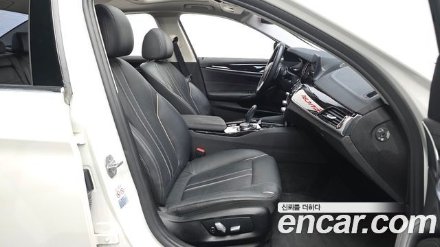 BMW 5 Series (G30) 520d Luxury Special Edition 2018 — фото 11