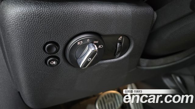 MINI Cooper 3Door Resolute Edition 3rd Gen 2023 — фото 27
