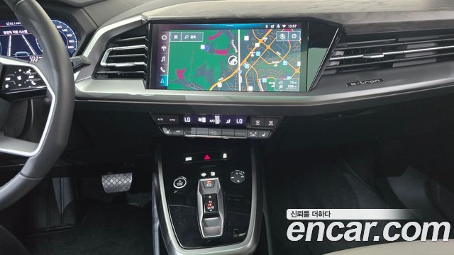 Audi Q4 e-tron (F4) 45 2025 — фото 13