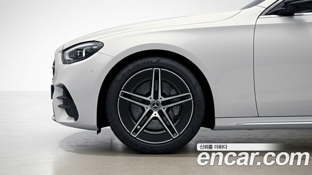 Mercedes-Benz E-Class (W214) E300 4MATIC AMG Line 2025 — фото 5