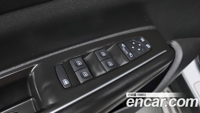 Renault Korea QM6 2.0 LPe Premiere 2WD 2021 — фото 11