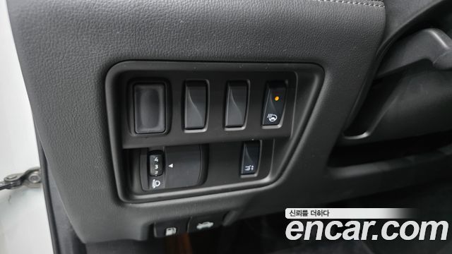 Renault Korea QM6 2.0 LPe Premiere 2WD 2021 — фото 12