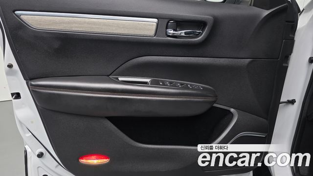 Renault Korea QM6 2.0 LPe Premiere 2WD 2021 — фото 24