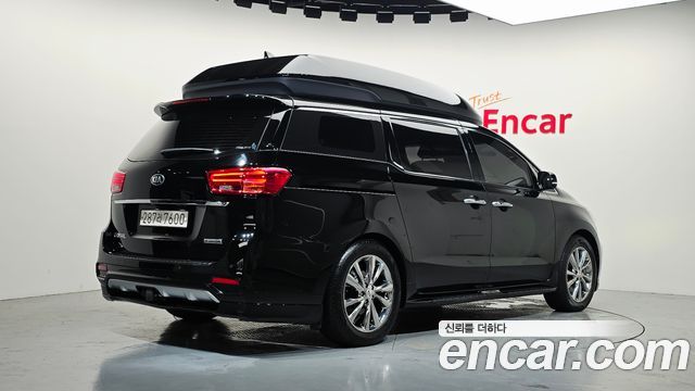 Kia Carnival 9-Seater Hi-Limousine Noblesse Special 2019 — фото 2