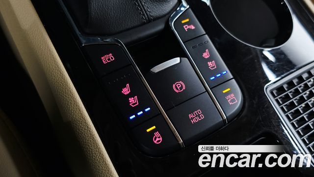Kia Carnival 9-Seater Hi-Limousine Noblesse Special 2019 — фото 36