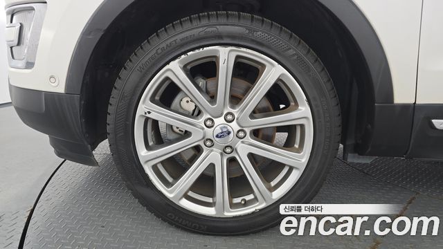 Ford Explorer 3.5 Limited 4WD 5th 2016 — фото 5
