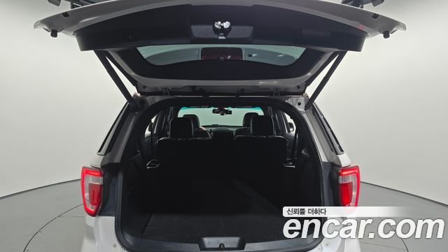 Ford Explorer 3.5 Limited 4WD 5th 2016 — фото 20