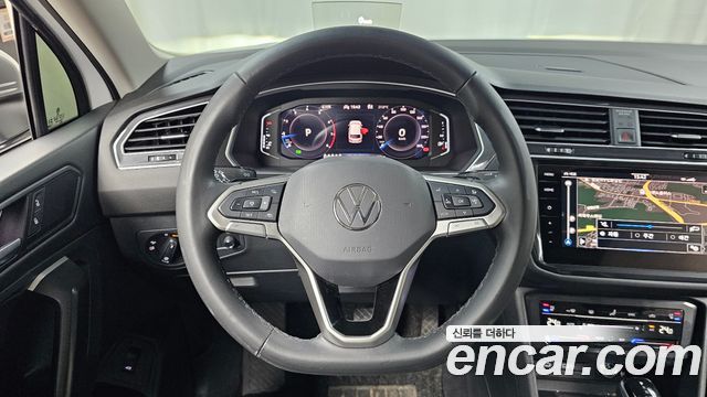 Volkswagen Tiguan Allspace 2.0 TSI Prestige 2024 — фото 13