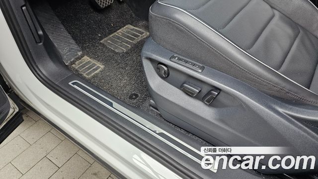 Volkswagen Tiguan Allspace 2.0 TSI Prestige 2024 — фото 15