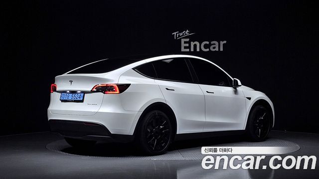 Tesla Model Y Long Range AWD 2022 — фото 2