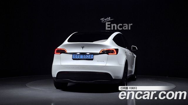 Tesla Model Y Long Range AWD 2022 — фото 4