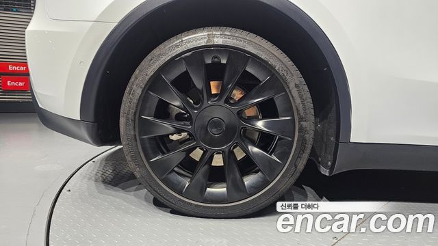 Tesla Model Y Long Range AWD 2022 — фото 5