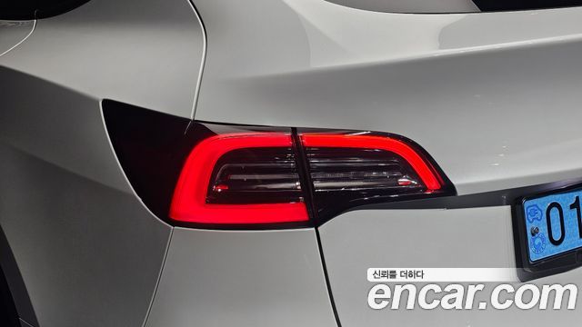 Tesla Model Y Long Range AWD 2022 — фото 29