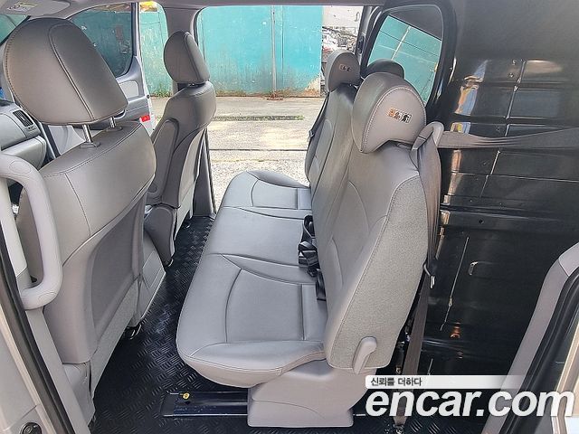 Hyundai Grand Starex Van 5-Seater Modern 2021 — фото 8