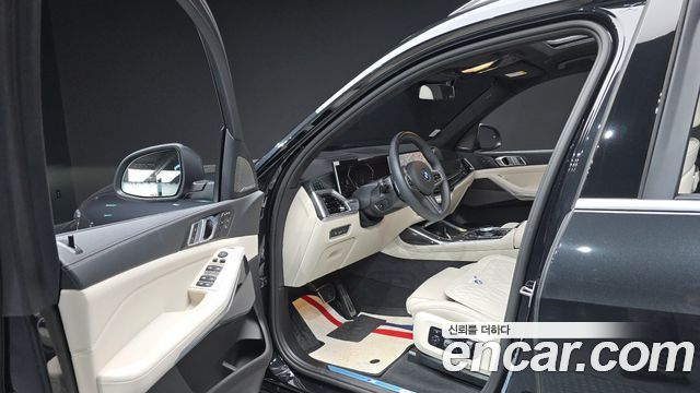 BMW X7 (G07) xDrive 40i M Sport 7STR 2025 — фото 10