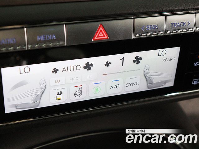 Genesis G90 (RS4) Gasoline 3.5 Turbo AWD 2022 — фото 20