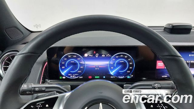 Mercedes-Benz EQB (X243) EQB300 4MATIC 2026 — фото 8