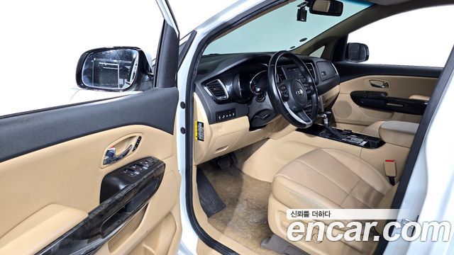 Kia Carnival 9-Seater Hi-Limousine Noblesse Special 2019 — фото 10