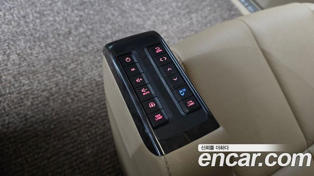 Kia Carnival 9-Seater Hi-Limousine Noblesse Special 2019 — фото 15