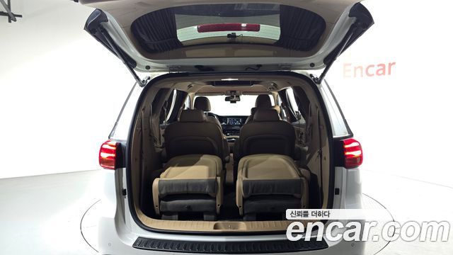 Kia Carnival 9-Seater Hi-Limousine Noblesse Special 2019 — фото 18