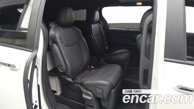Toyota Sienna (IV) 2.5 Hybrid AWD 2025 — фото 15