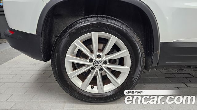 Volkswagen Tiguan 2.0 TDI Comfort 5N 2015 — фото 5