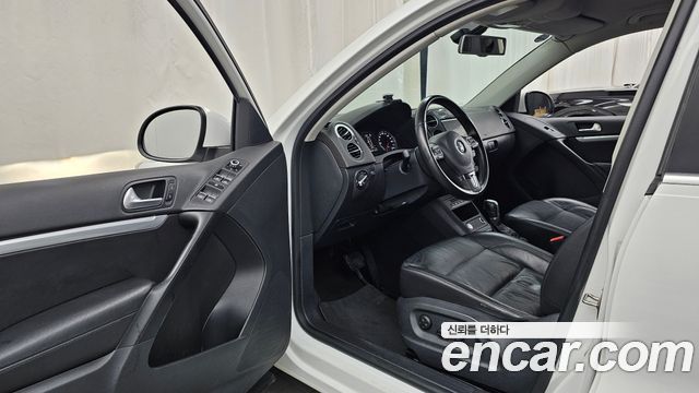 Volkswagen Tiguan 2.0 TDI Comfort 5N 2015 — фото 10