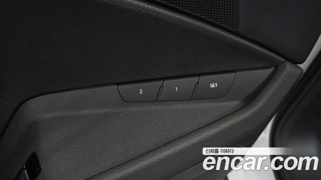 Audi e-tron 50 Quattro 2022 — фото 28