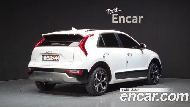 Kia Niro Signature 2022 — фото 2