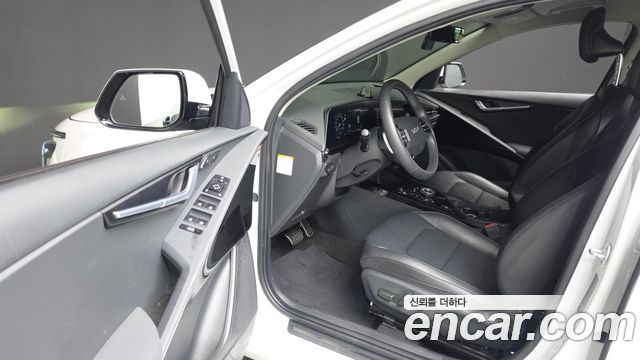 Kia Niro Signature 2022 — фото 10