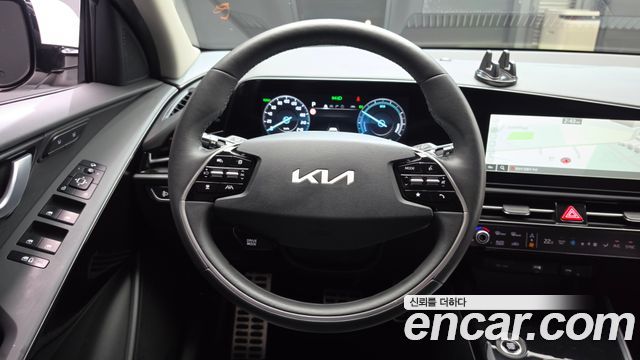 Kia Niro Signature 2022 — фото 13